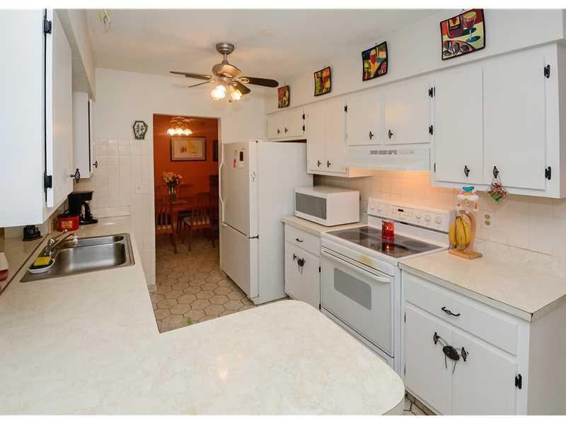 6901 Northwest 95th Terrace Tamarac, FL 33321 - Photo 7 of 27 Kitchen.