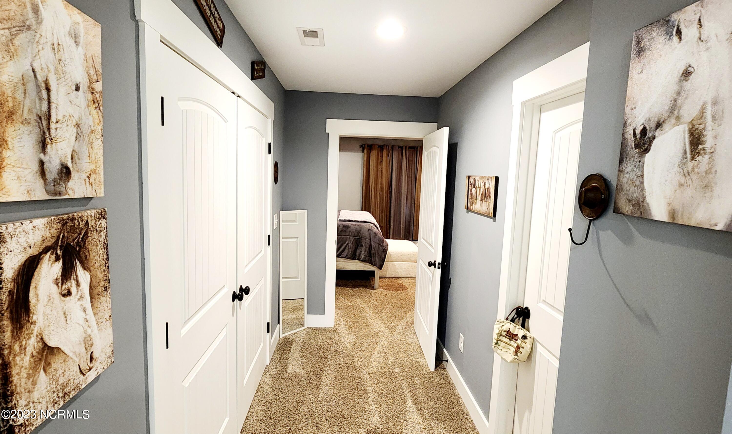352 Inverness Drive Hubert, NC 28539 - Photo 29 of 51 352 photo hall to b-room 2