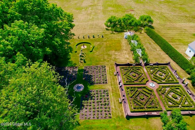 $12,900,000 | 40 Geyser Road, Saratoga Springs, NY 12866