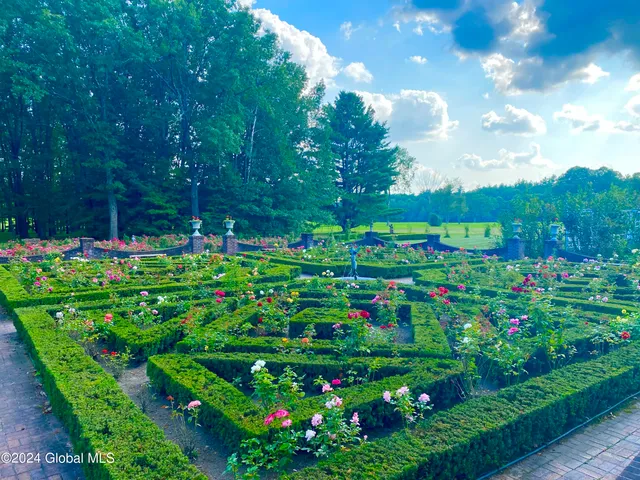 $12,900,000 | 40 Geyser Road, Saratoga Springs, NY 12866