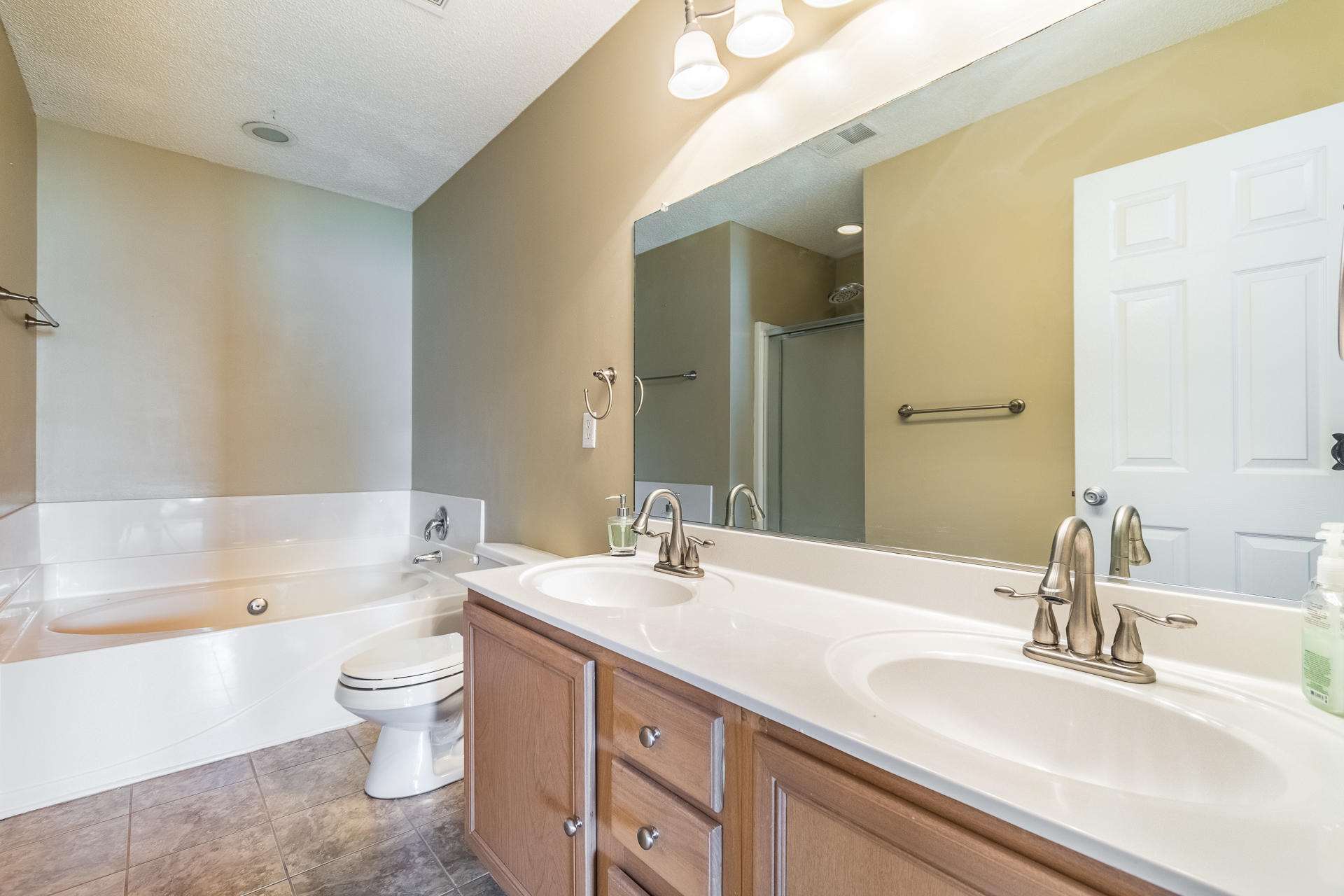 208 Eagle Ridge Road Summerville, SC 29485 - Photo 18 of 30 208EagleRidge-19