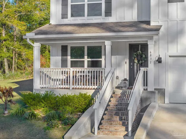 $347,900 | 6831 Interlachen Lane, Laurel Hill, FL 32567