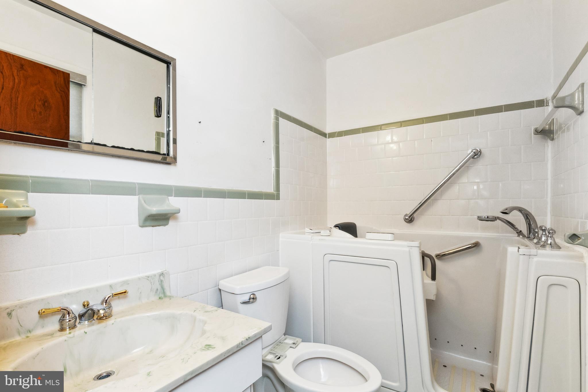 6812 Coolridge Road Temple Hills, MD 20748 - Photo 11 of 16 Primary Bathroom