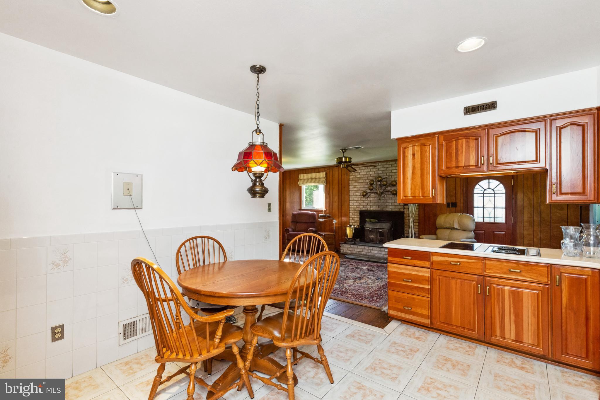 6812 Coolridge Road Temple Hills, MD 20748 - Photo 5 of 16 Eat-in Kitchen