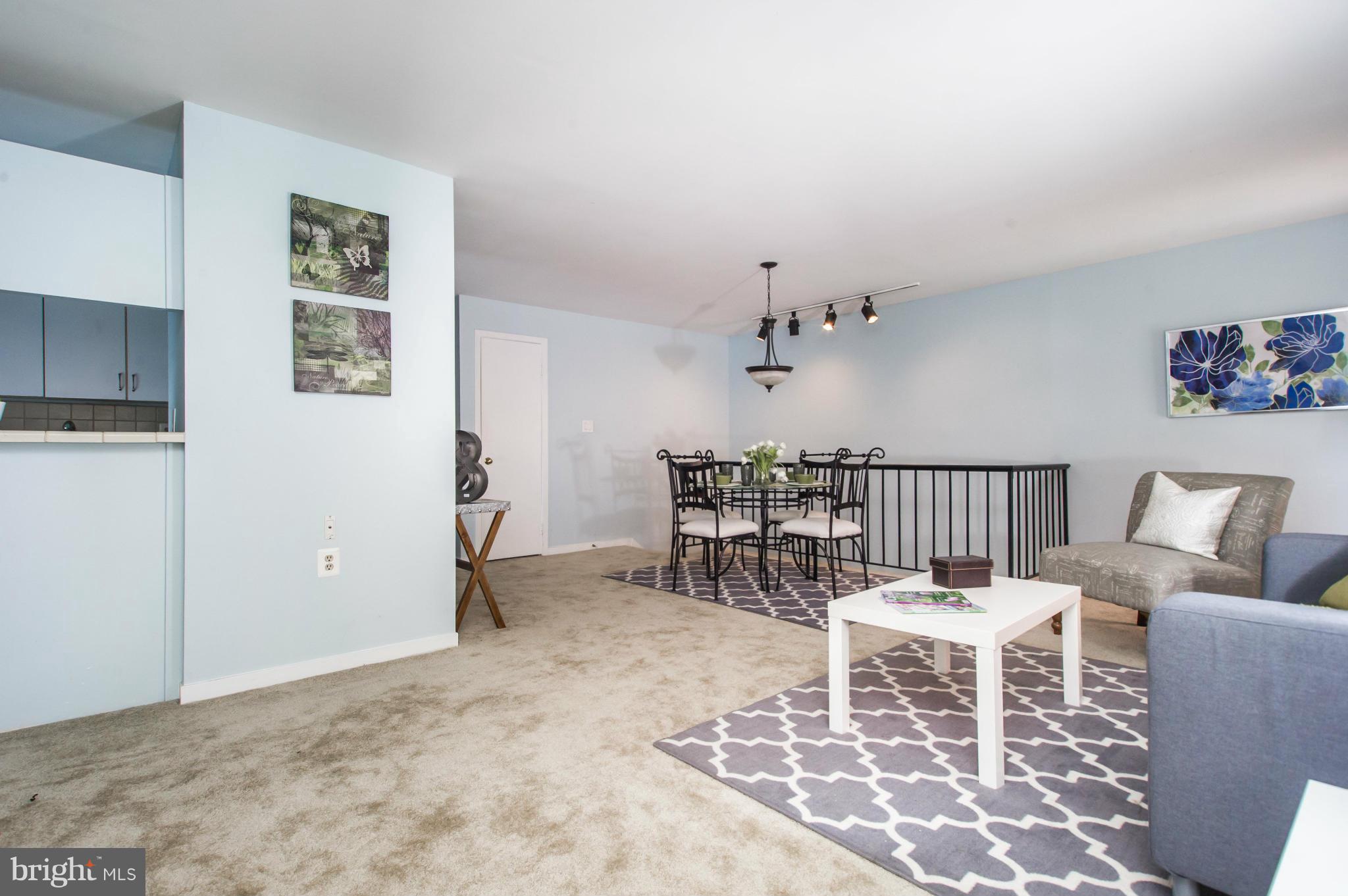 534 South Charles Street, Unit R81 Baltimore, MD 21202 - Photo 3 of 30 Living Room