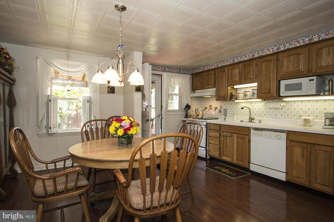 303 3rd Street Baltimore, MD 21206 - Photo 3 of 25 Kitchen