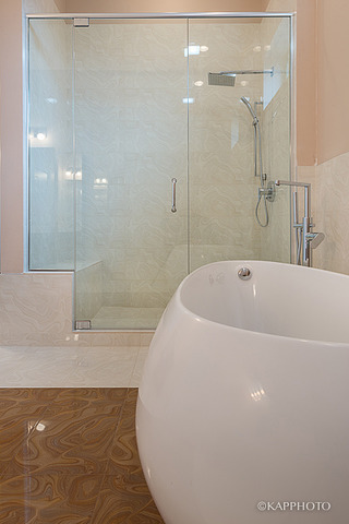 2835 West Division Street, Unit 2E Chicago, IL 60622 - Photo 25 of 33 a bathroom with a bathtub and shower