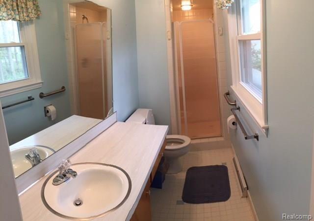3639 State Road Fort Gratiot, MI 48059 - Photo 18 of 21 C:\Users\mark\Pictures\3639 State MBath.jpg