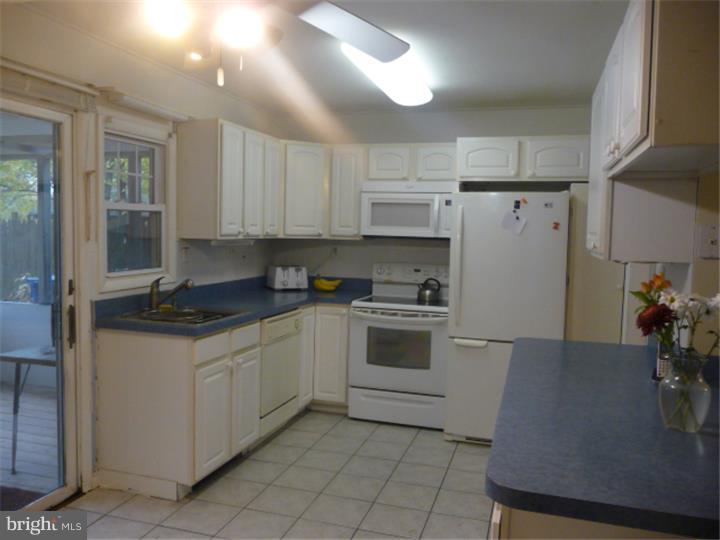 26 Prunewood Road Levittown, PA 19056 - Photo 10 of 24 Gallery Image 10