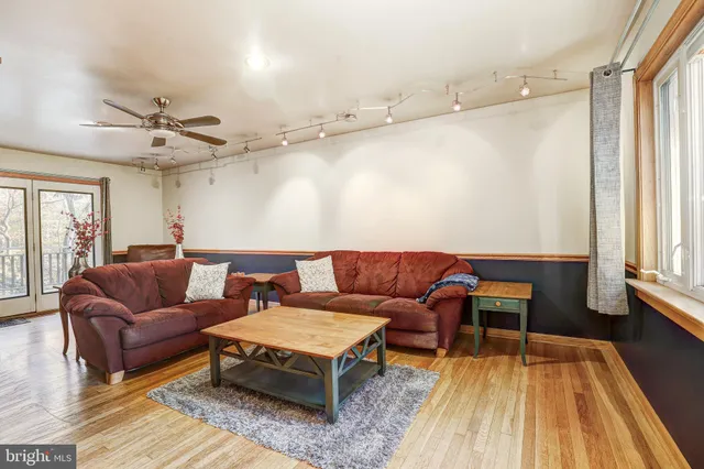 $2,990 | 119 Bosley Avenue, Cockeysville, MD 21030