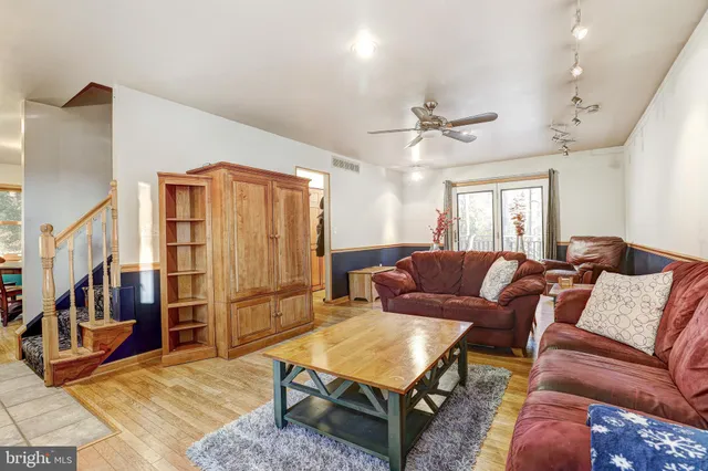 $2,990 | 119 Bosley Avenue, Cockeysville, MD 21030