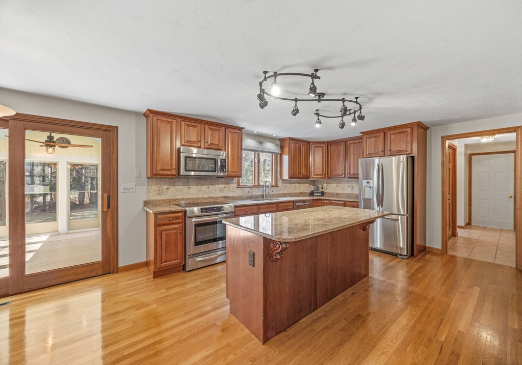 2 Wyndham Road Lakeville, MA 02347 - Photo 7 of 42