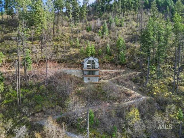 $1,200,000 | 7809 East Bridger Trail, Harrison, ID 83833