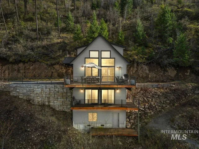 $1,200,000 | 7809 East Bridger Trail, Harrison, ID 83833