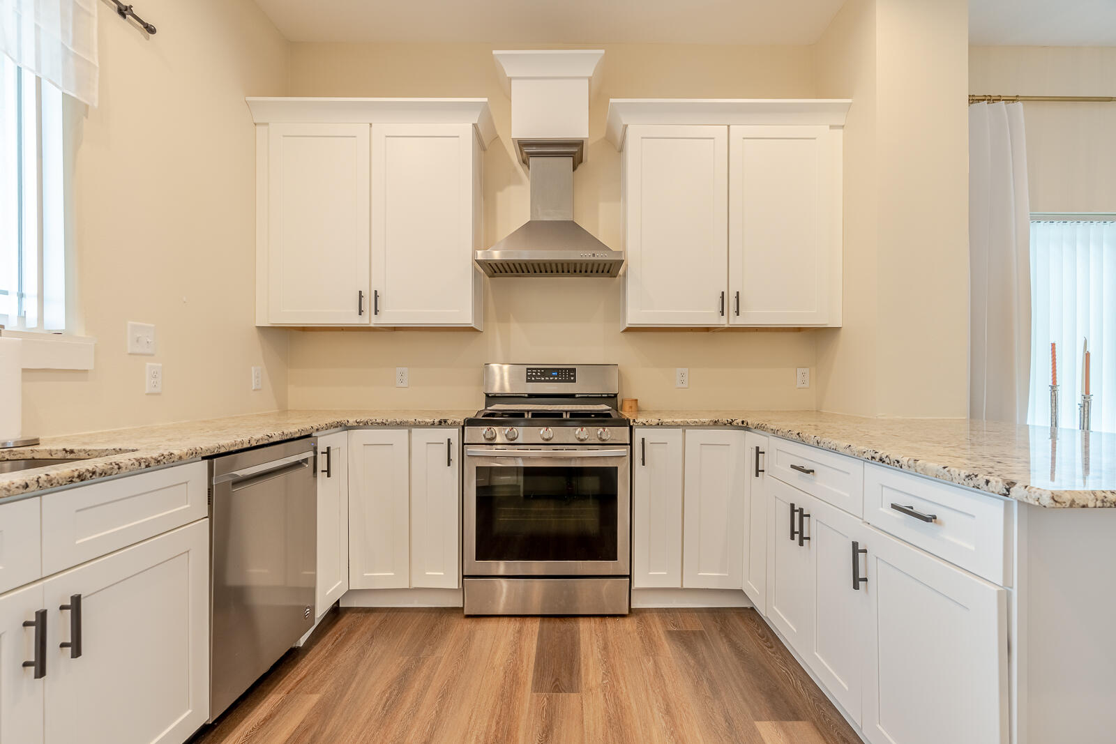 409 Hideaway Lane Niceville, FL 32578 - Photo 2 of 46 409HL_0026