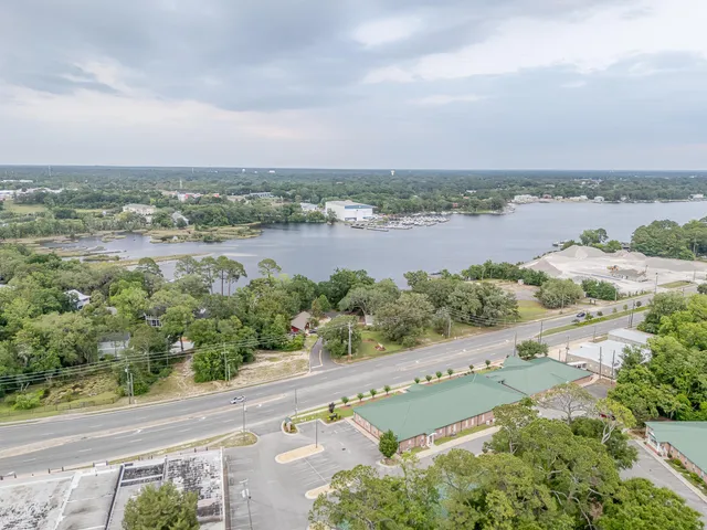 $545,000 | 409 Hideaway Lane, Niceville, FL 32578