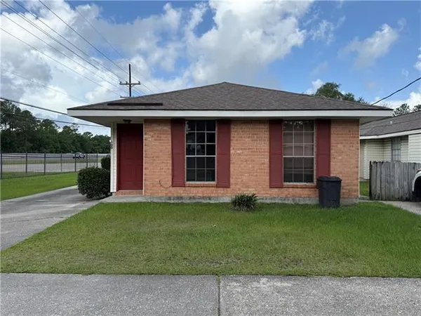 $1,150 | 100 Pkwy N Drive, Slidell, LA 70458