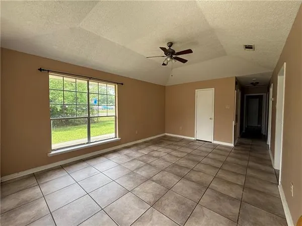 $1,150 | 100 Pkwy N Drive, Slidell, LA 70458