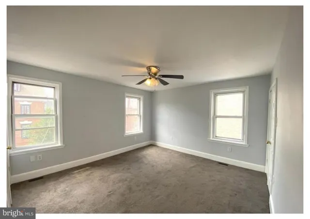 $2,295 | 775 South Front Street, Philadelphia, PA 19147