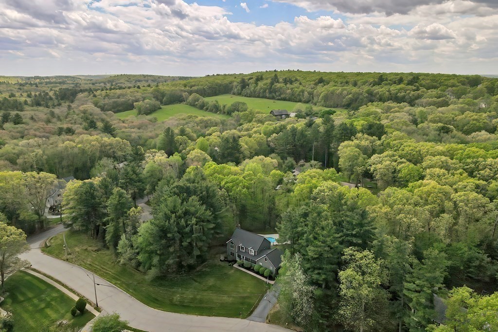 4 Bubbling Brook Road Franklin, MA 02038 - Photo 11 of 38 Gallery Image 11