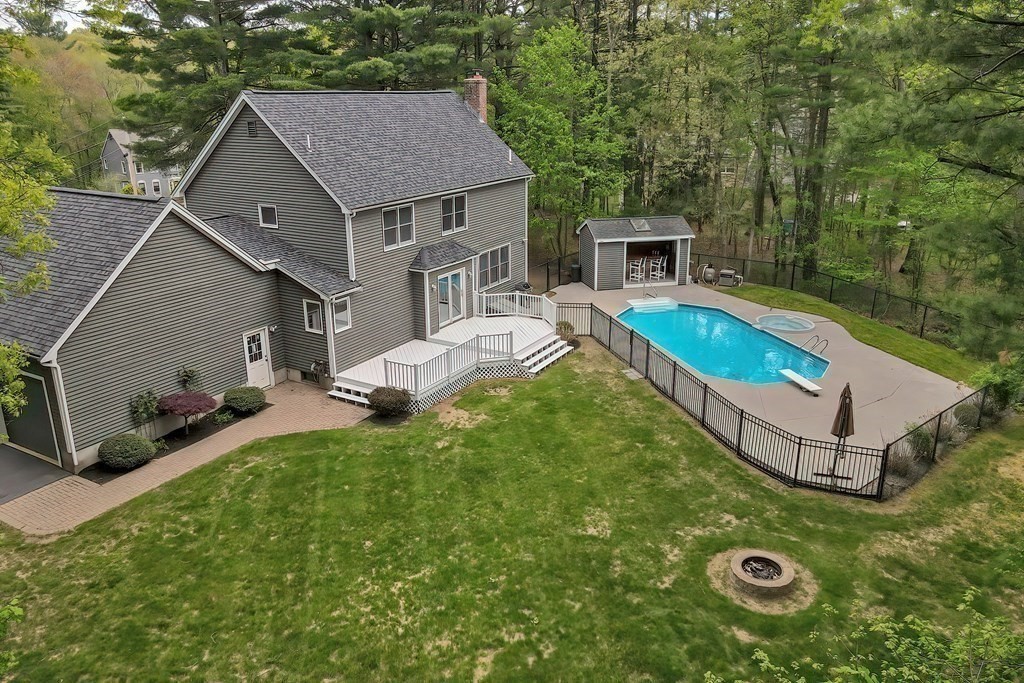 4 Bubbling Brook Road Franklin, MA 02038 - Photo 3 of 38 Gallery Image 3