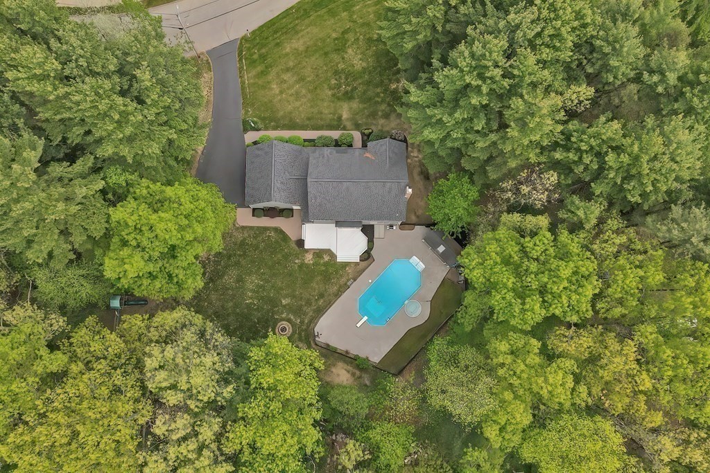4 Bubbling Brook Road Franklin, MA 02038 - Photo 10 of 38 Gallery Image 10