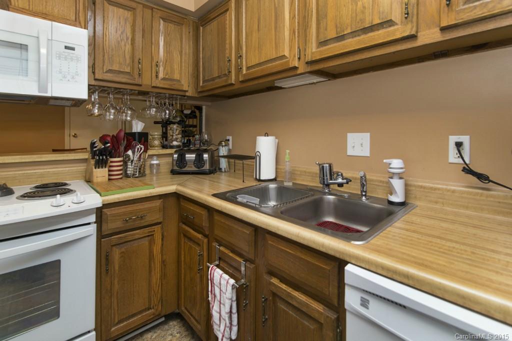 1600 Sharon Road West, Unit 14 Charlotte, NC 28210 - Photo 10 of 17 Gallery Image 10