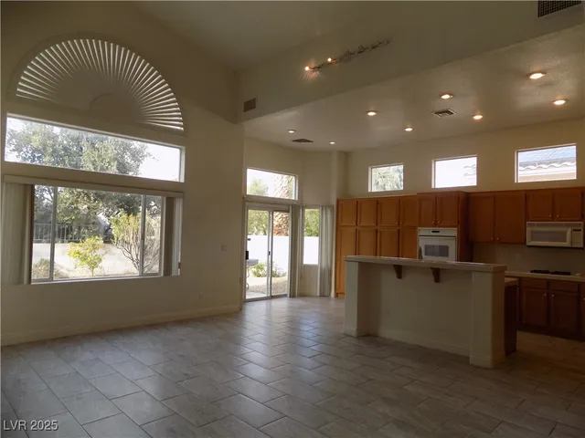 $2,499 | 3054 Blazing Creek Way, Henderson, NV 89052