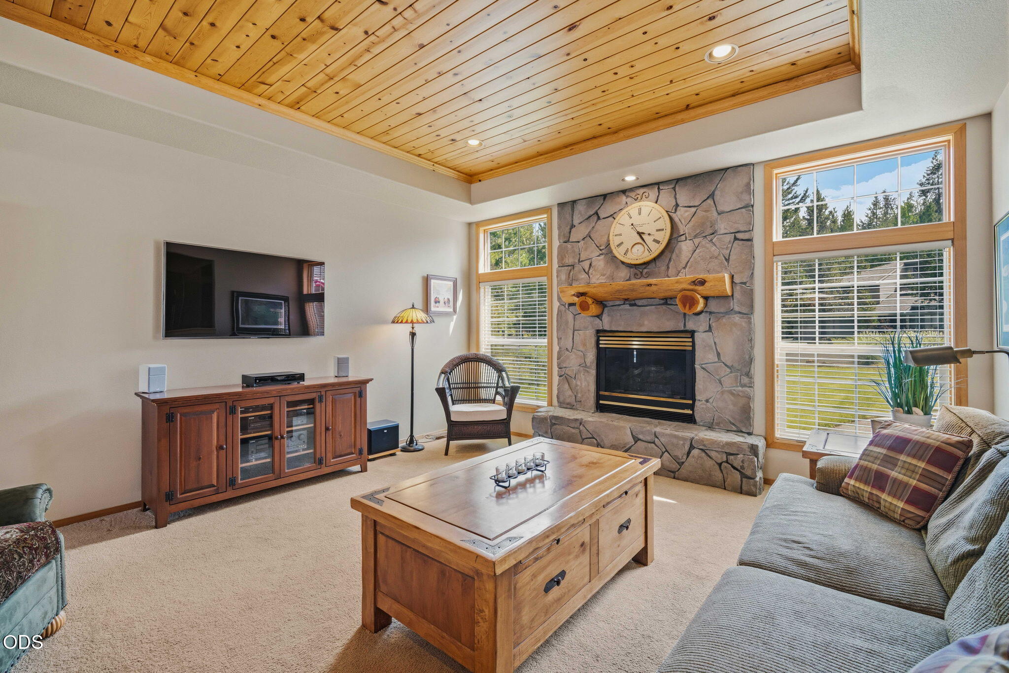 57719 Poplar Lane Sunriver, OR 97707 - Photo 6 of 46