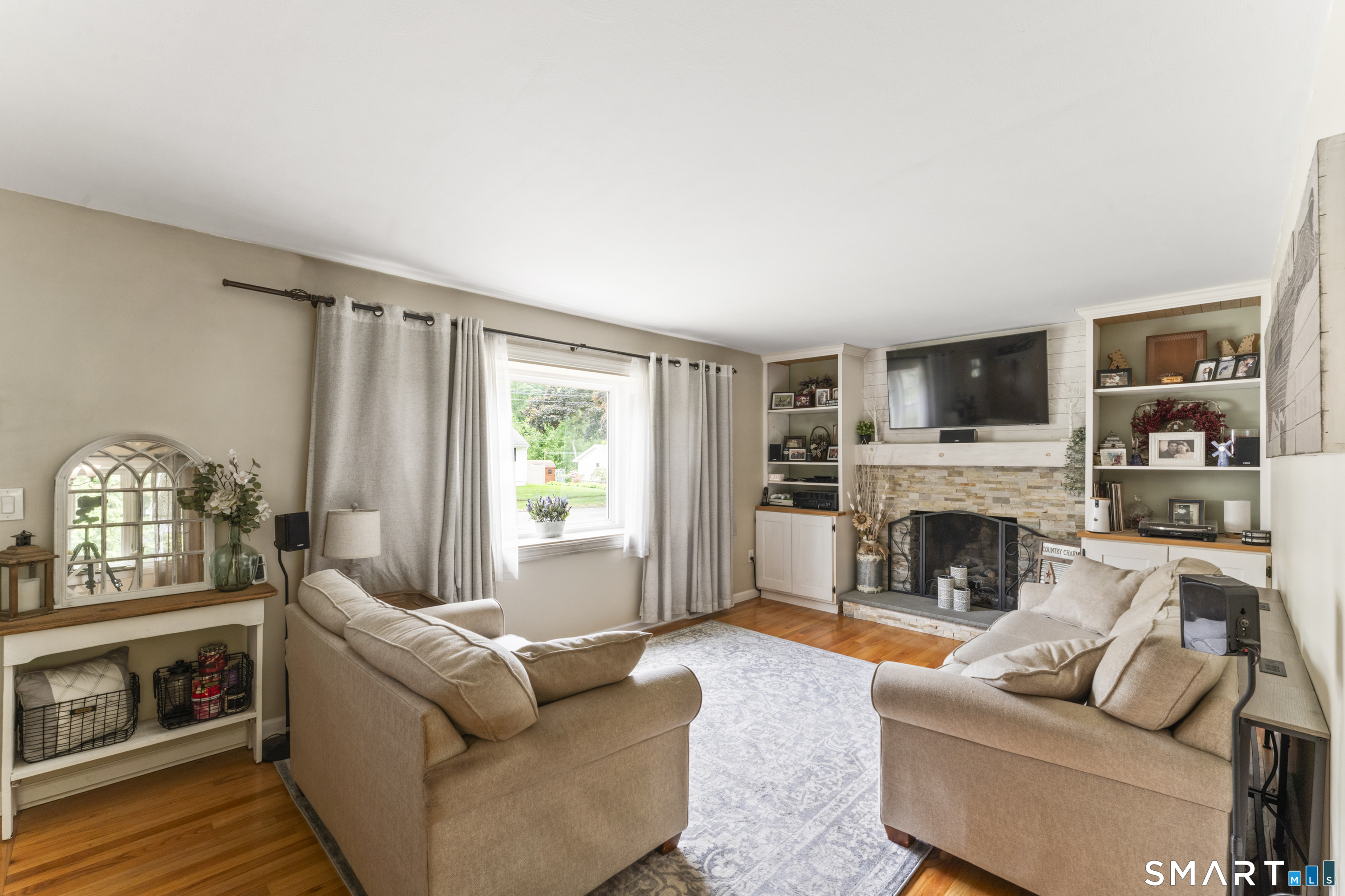 55 Ridgefield Drive Stratford, CT 06614 - Photo 6 of 33