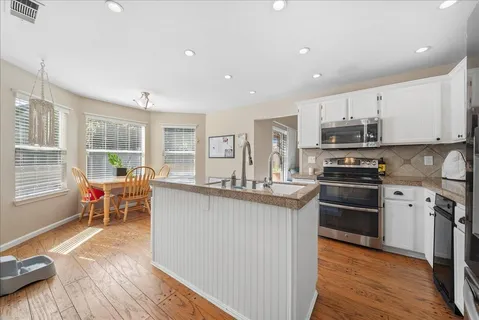 $670,000 | 6012 Laguna Park Drive, Elk Grove, CA 95758