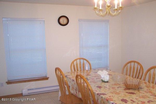 1179 Whitaker Road Bushkill, PA 18324 - Photo 3 of 16 Dining area