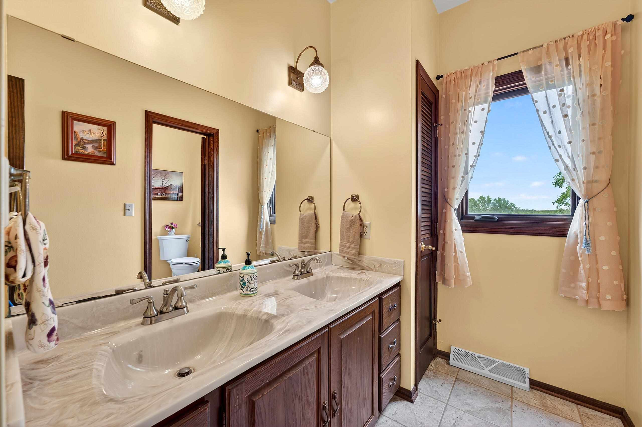 17800 Burlington Road Paris, WI 53182 - Photo 32 of 55 042_DH100219