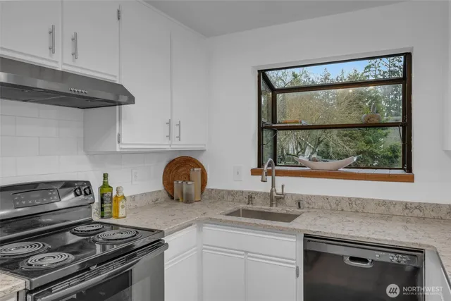 $597,000 | 816 North 175th Street, Unit 2, Shoreline, WA 98133