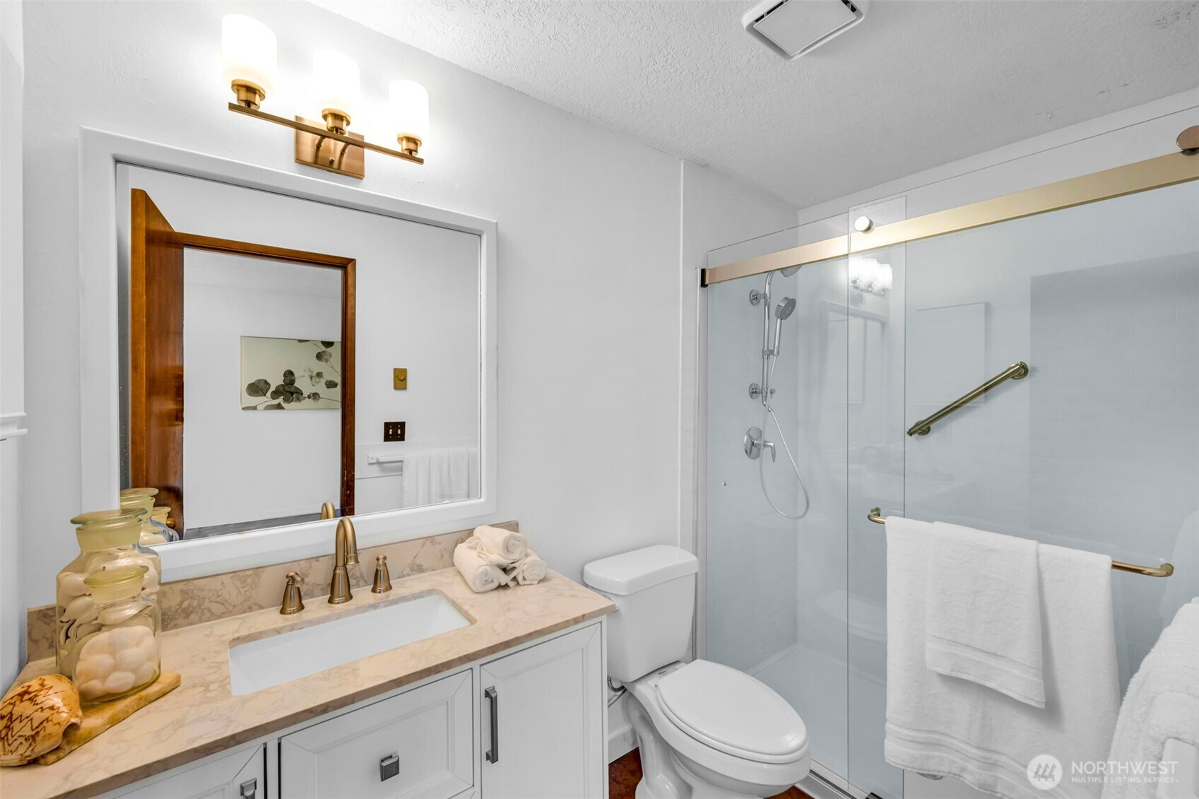 816 North 175th Street, Unit 2 Shoreline, WA 98133 - Photo 32 of 40