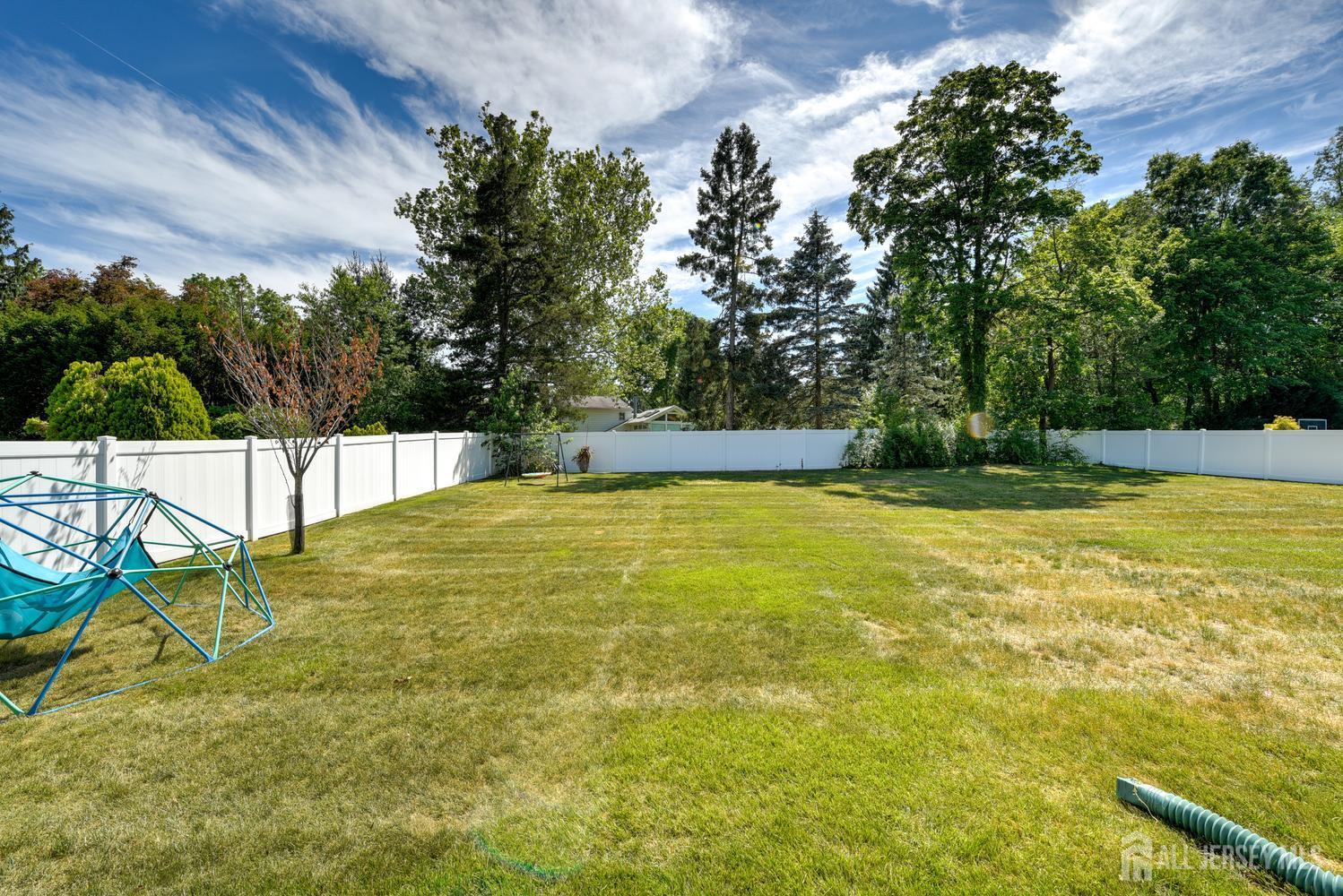 17 Sand Road Milltown, NJ 08850 - Photo 33 of 36
