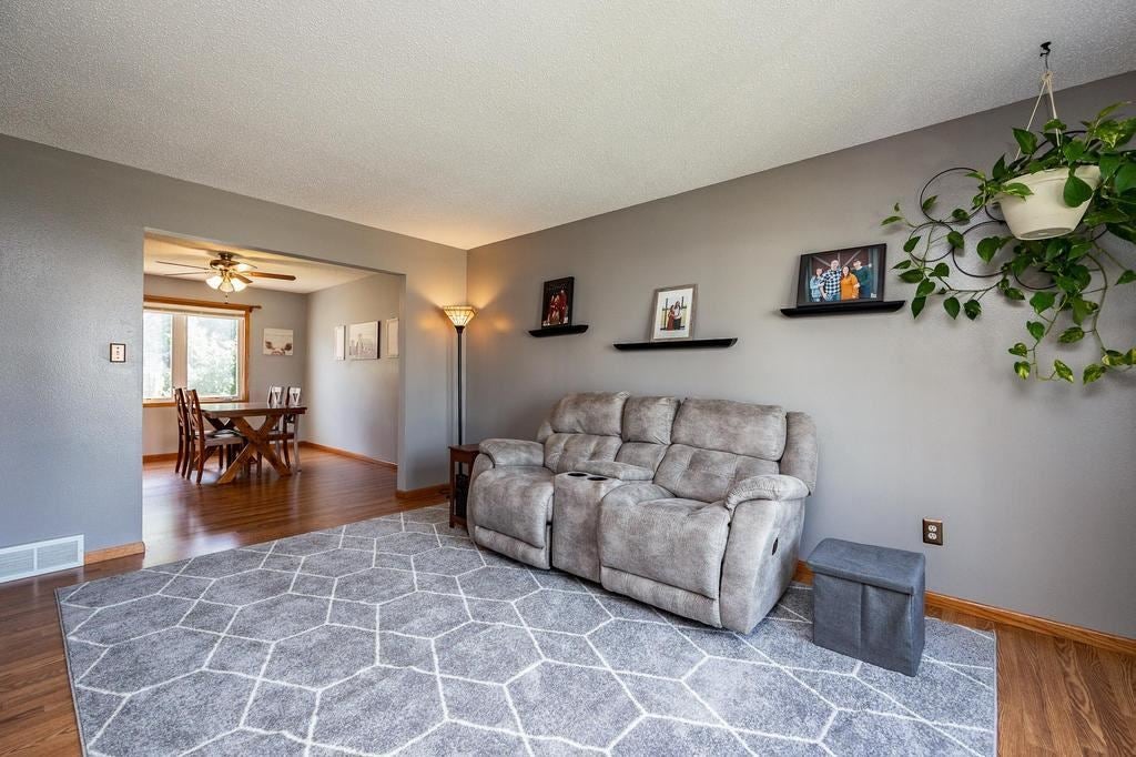 7224 Summerland Ridge Road Northeast Cedar Rapids, IA 52402 - Photo 5 of 48 Gallery Image 5