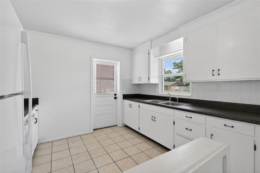 106 West North Branch Road Ruskin, FL 33570 - Photo 15 of 29 Gallery Image 15