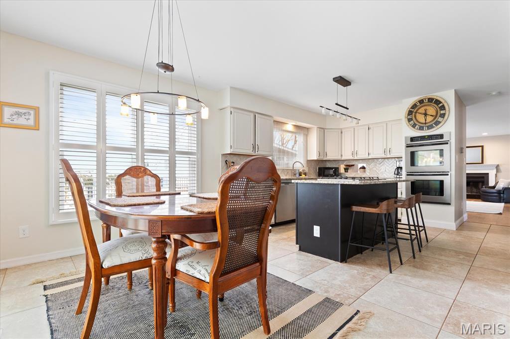 1462 Carriage Bridge Trail Ballwin, MO 63021 - Photo 14 of 40