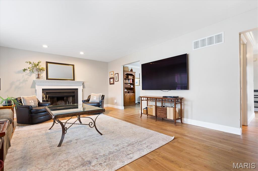 1462 Carriage Bridge Trail Ballwin, MO 63021 - Photo 5 of 40