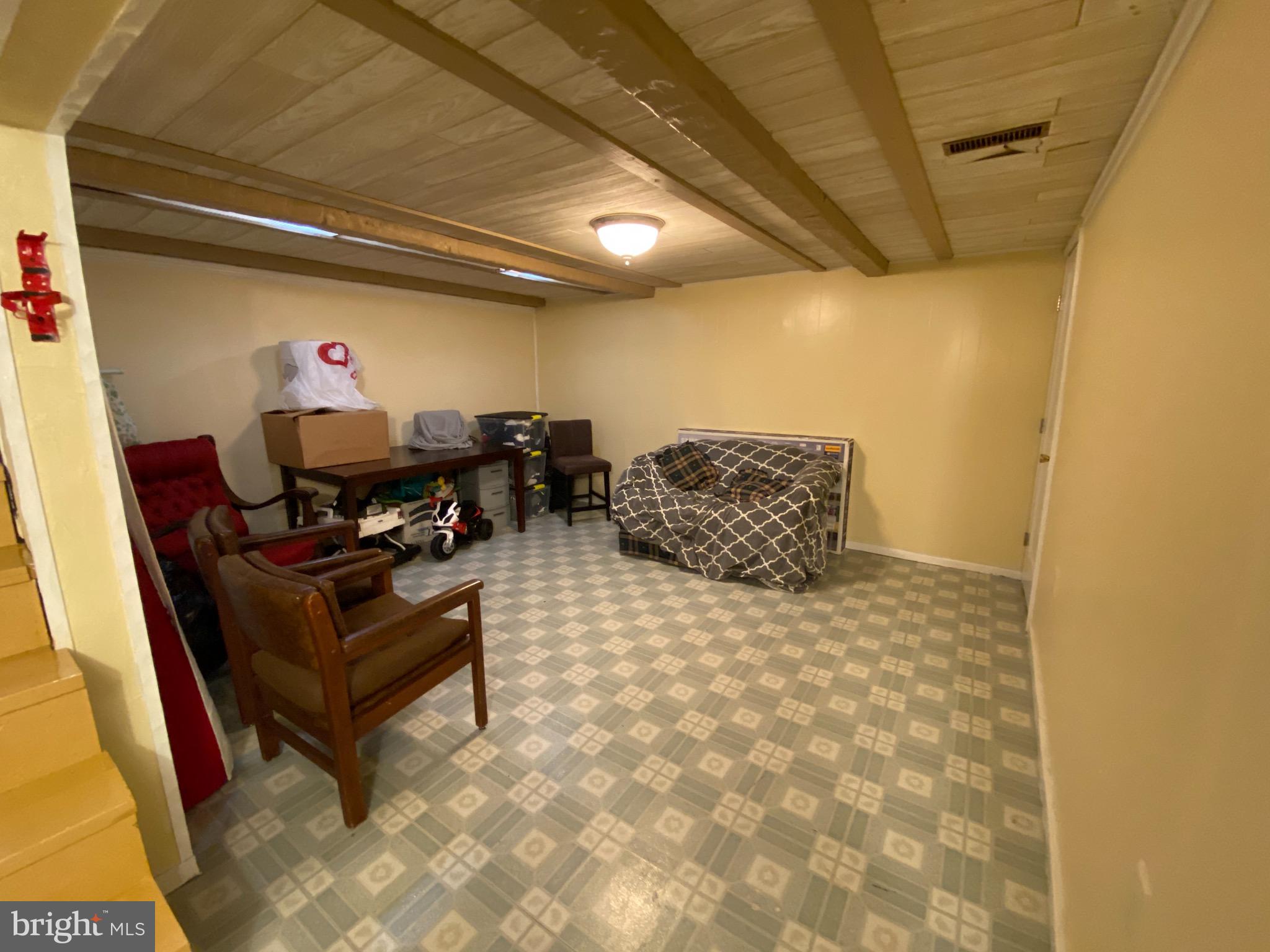 424 Pershing Boulevard Reading, PA 19607 - Photo 19 of 34