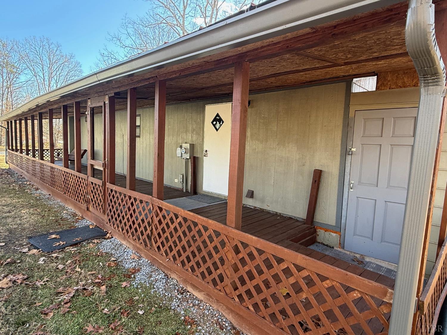 271 Candlemakers Lane Rustburg, VA 24588 - Photo 24 of 31 a view of a balcony