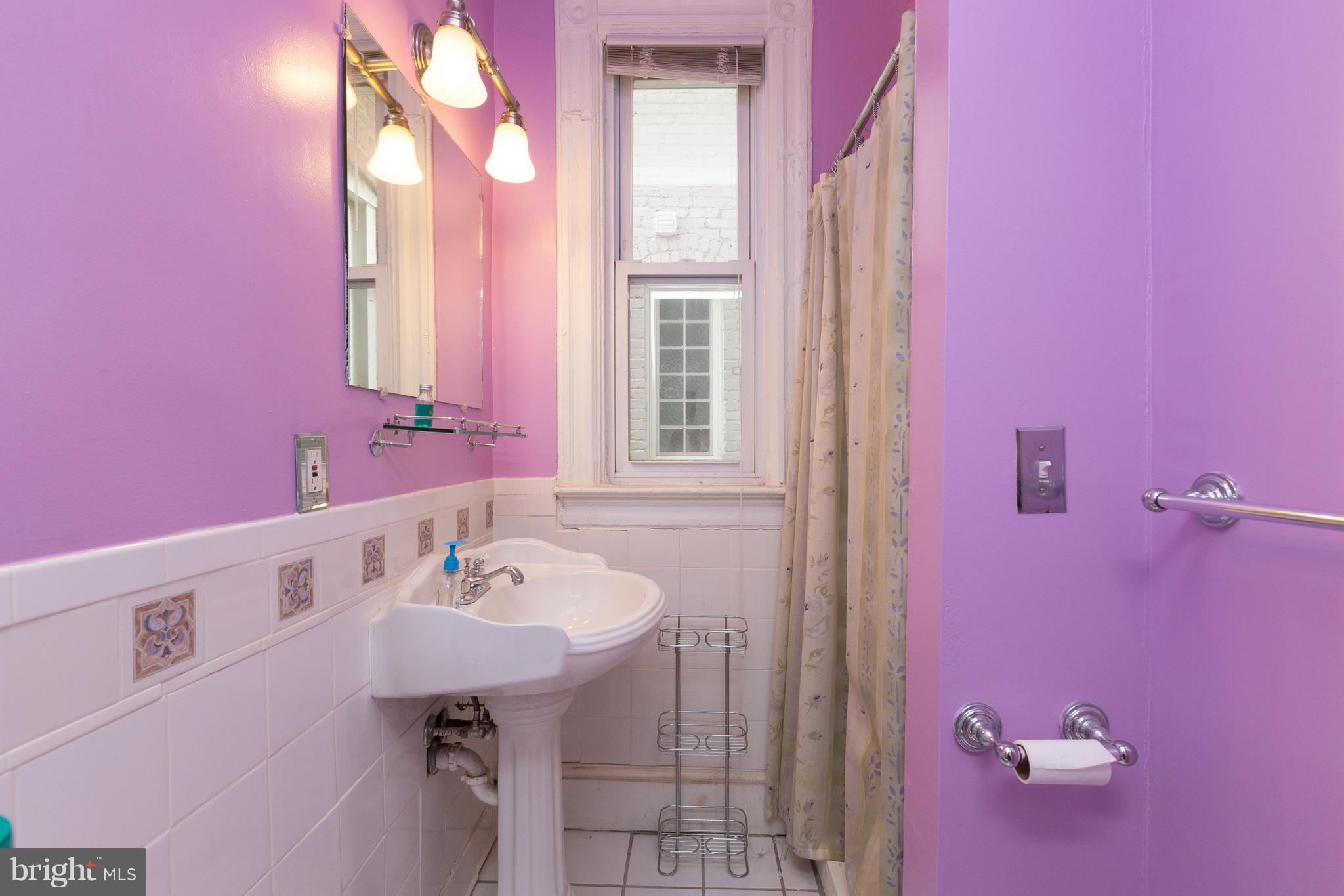 1028 Park Road Northwest Washington, DC 20010 - Photo 18 of 35 Bathroom