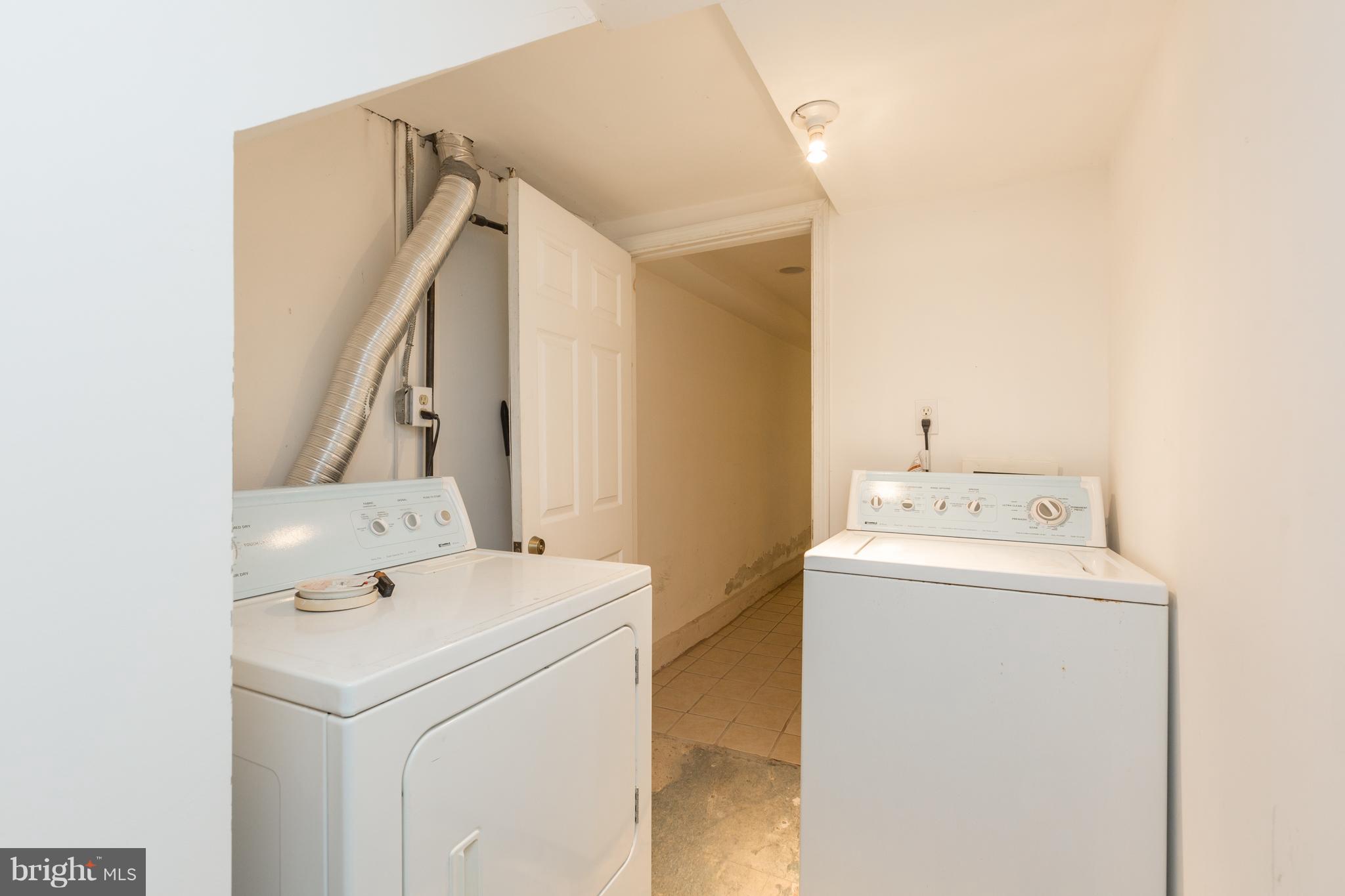 1028 Park Road Northwest Washington, DC 20010 - Photo 24 of 35 Laundry