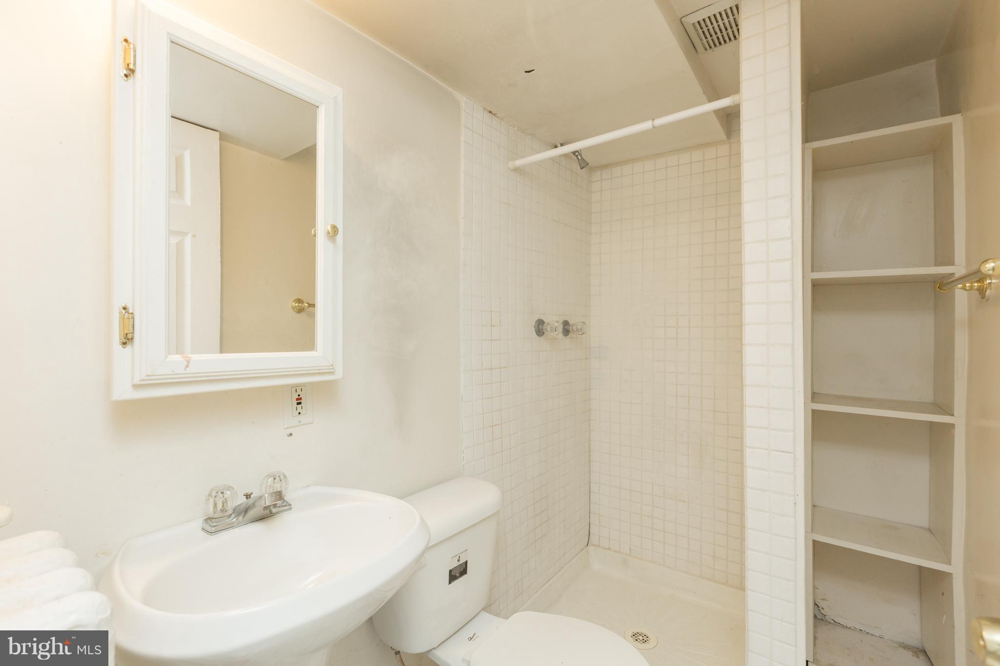 1028 Park Road Northwest Washington, DC 20010 - Photo 28 of 35 Bathroom