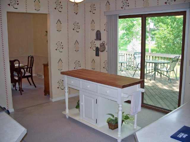5220 Coachman Road Bettendorf, IA 52722 - Photo 5 of 9