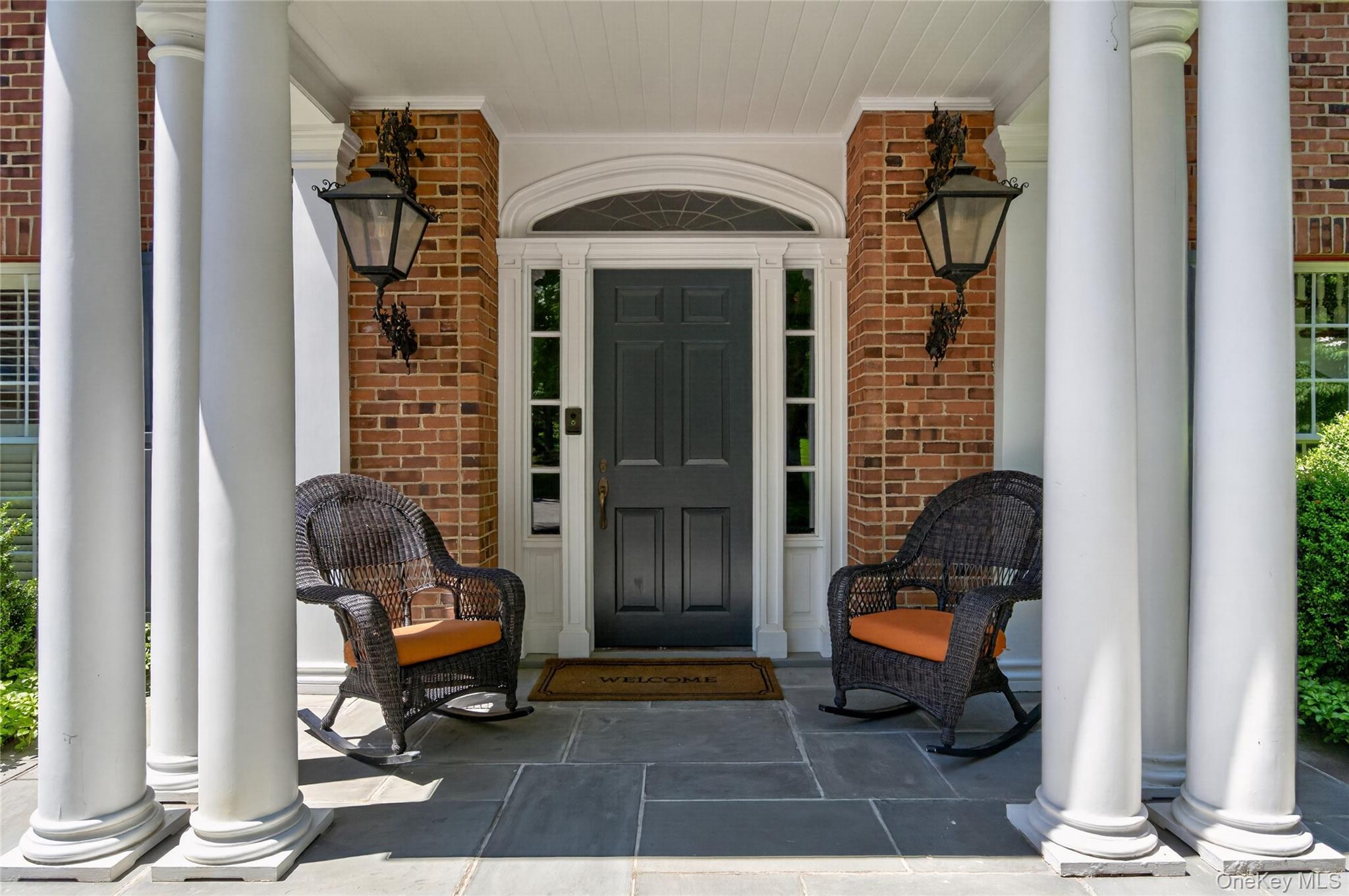 2 Lands End Road Locust Valley, NY 11560 - Photo 4 of 50 Gallery Image 4