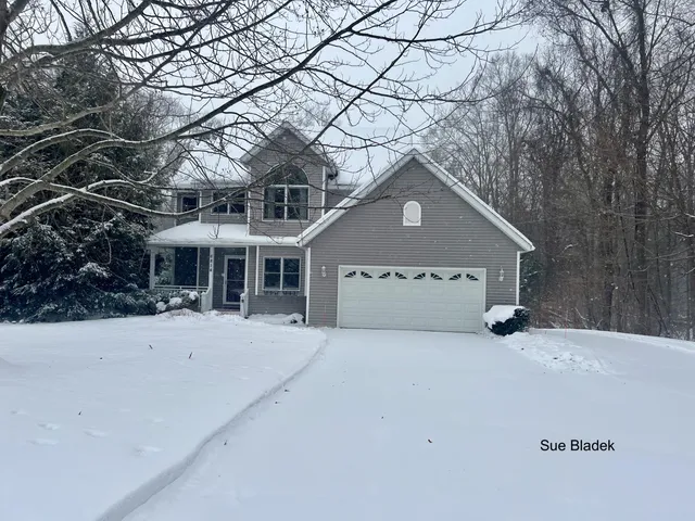$595,000 | 6814 Dale Court, Fennville, MI 49408
