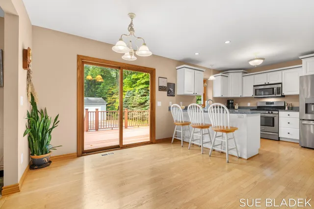 $645,000 | 6814 Dale Court, Fennville, MI 49408