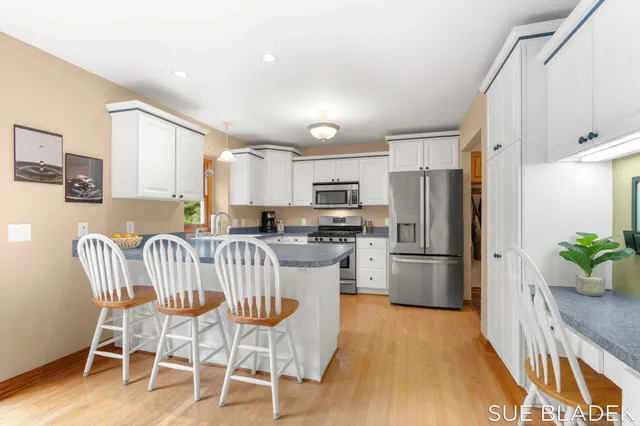 $645,000 | 6814 Dale Court, Fennville, MI 49408